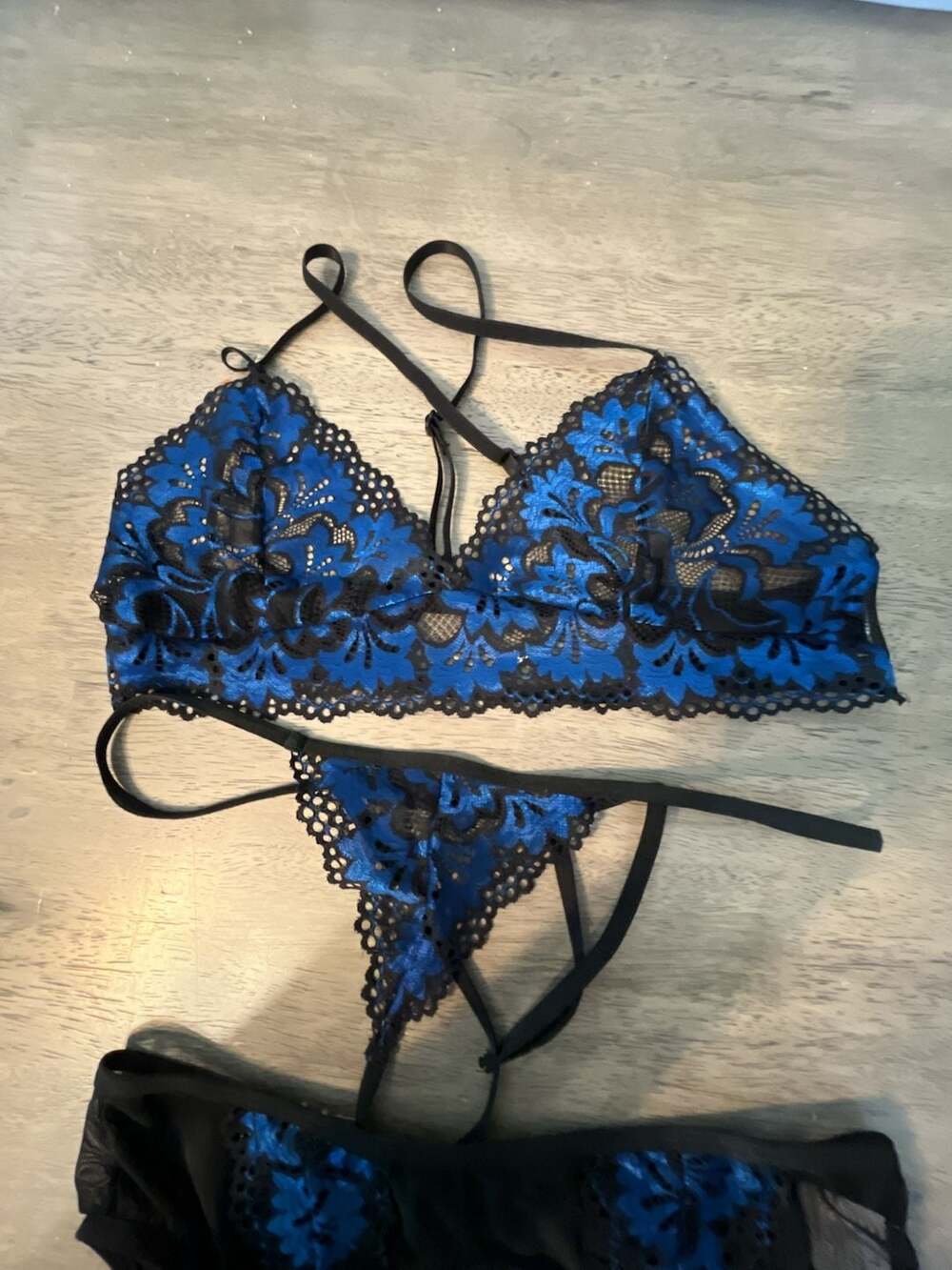 Women's 3-Piece Blue and Black Floral Lace Lingerie Set with Garter Belt